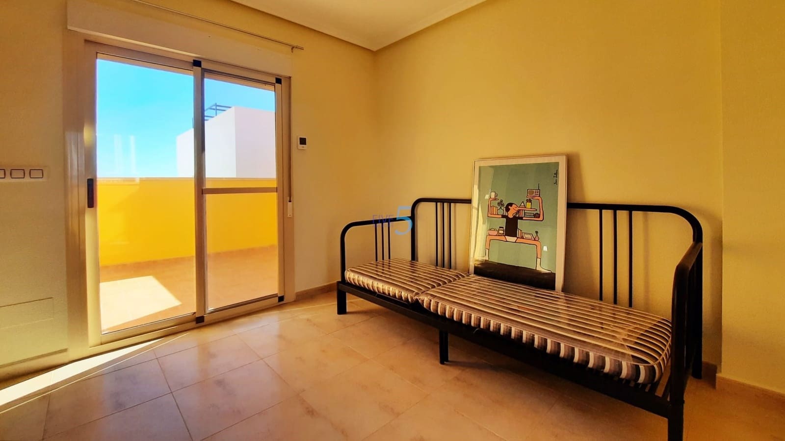 3 makuuhuone Omakotitalo myytävänä paikassa Guardamar del Segura mukana uima-altaan 
autotalli - 267 400 € (Ref: 9610134)