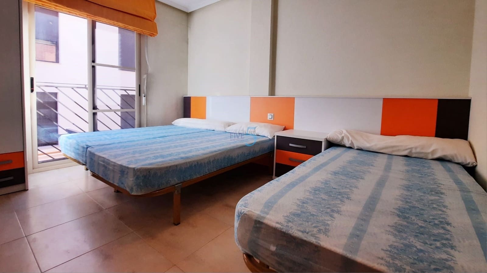 3 makuuhuone Omakotitalo myytävänä paikassa Guardamar del Segura mukana uima-altaan 
autotalli - 237 400 € (Ref: 9610135)