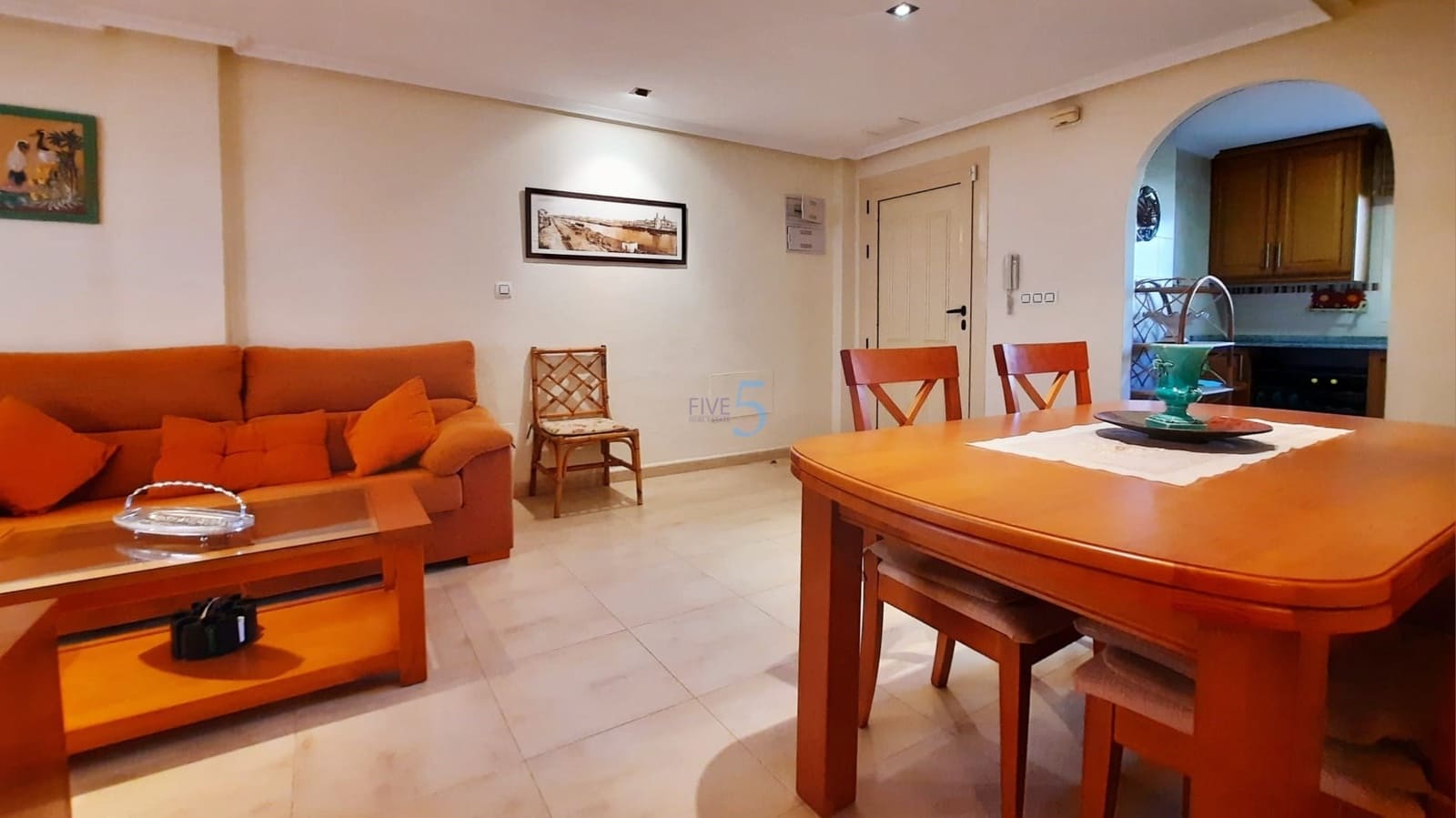 3 makuuhuone Omakotitalo myytävänä paikassa Guardamar del Segura mukana uima-altaan 
autotalli - 237 400 € (Ref: 9610135)