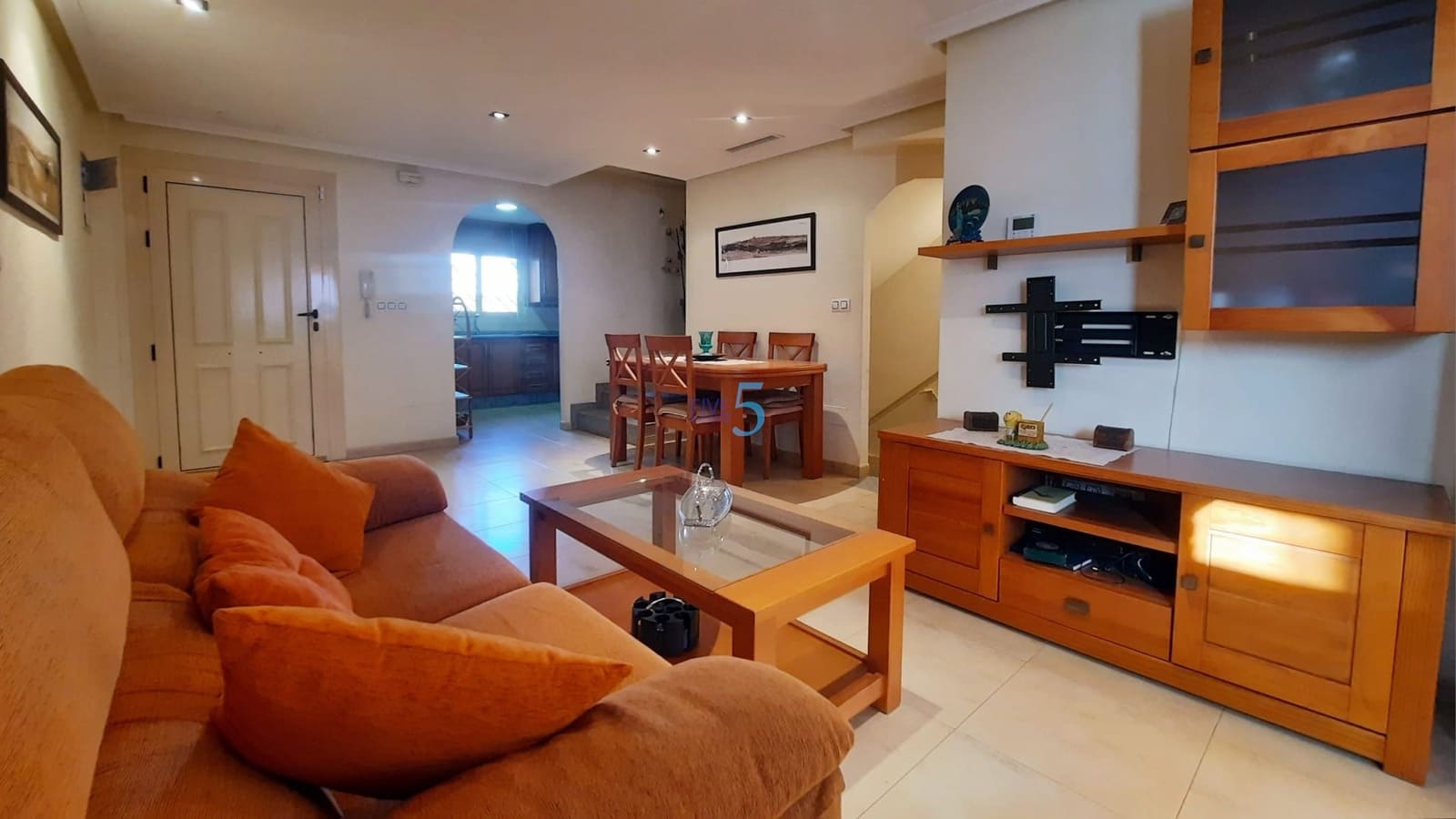 3 makuuhuone Omakotitalo myytävänä paikassa Guardamar del Segura mukana uima-altaan 
autotalli - 237 400 € (Ref: 9610135)