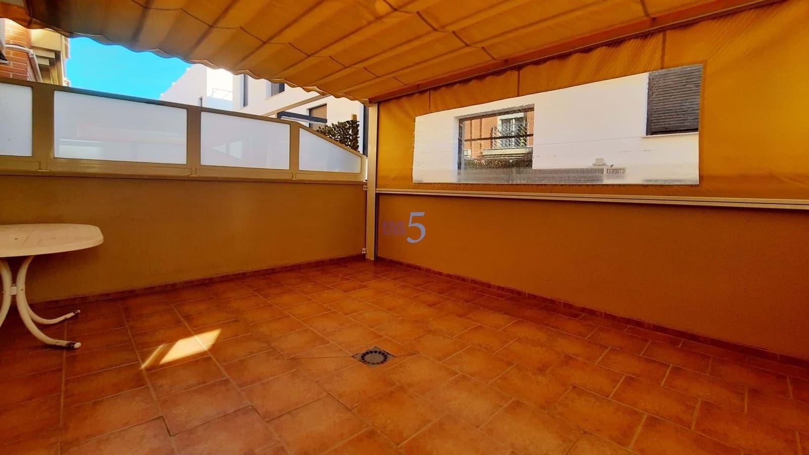 3 makuuhuone Omakotitalo myytävänä paikassa Guardamar del Segura mukana uima-altaan 
autotalli - 237 400 € (Ref: 9610135)