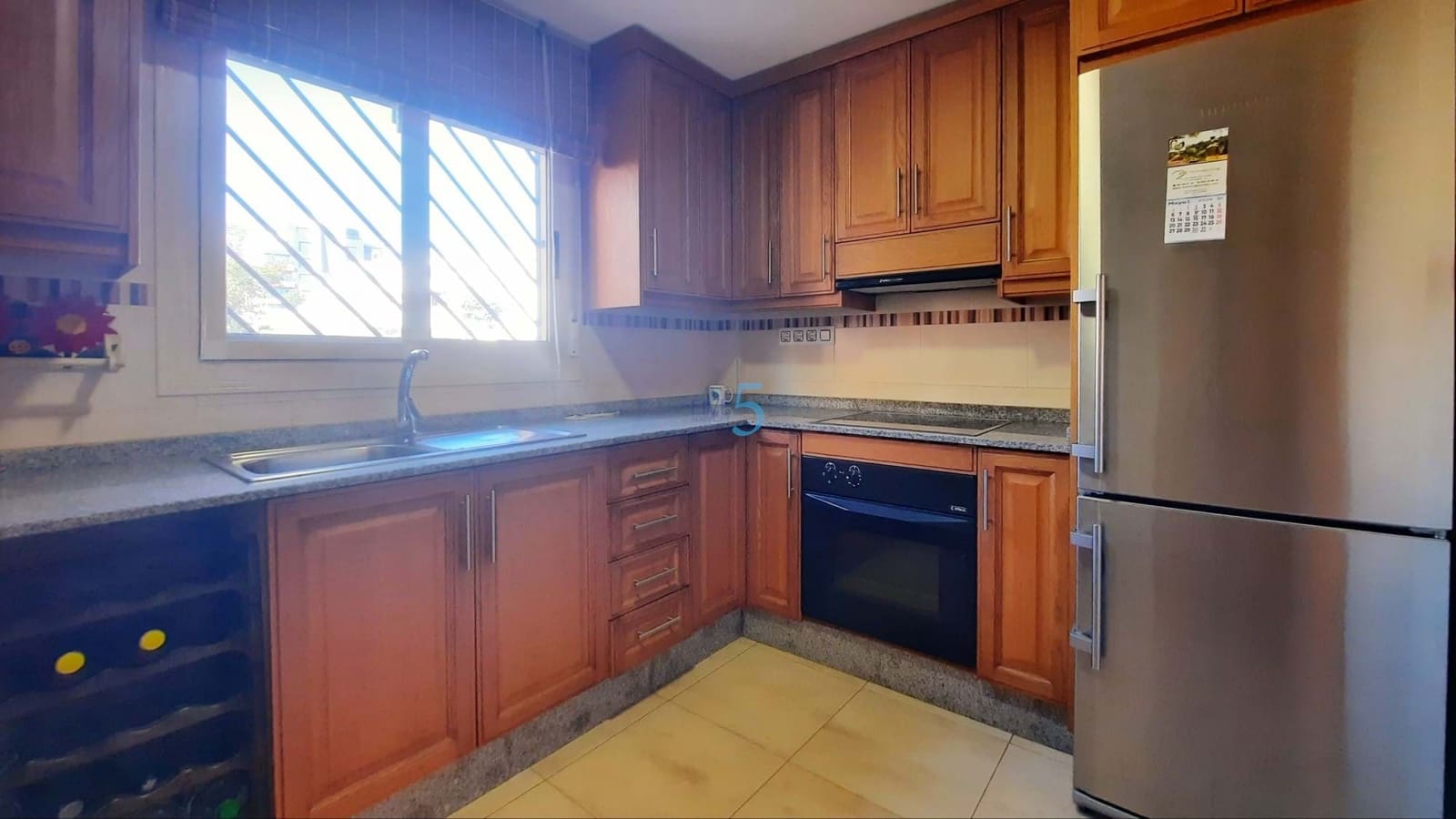 3 makuuhuone Omakotitalo myytävänä paikassa Guardamar del Segura mukana uima-altaan 
autotalli - 237 400 € (Ref: 9610135)