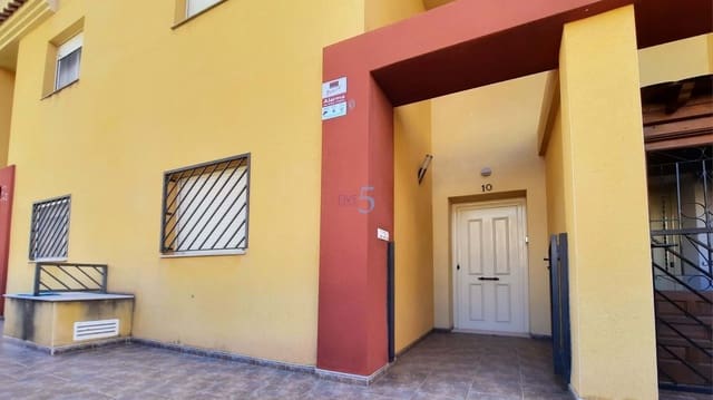 3 makuuhuone Omakotitalo myytävänä paikassa Guardamar del Segura mukana uima-altaan 
autotalli - 237 400 € (Ref: 9610135)