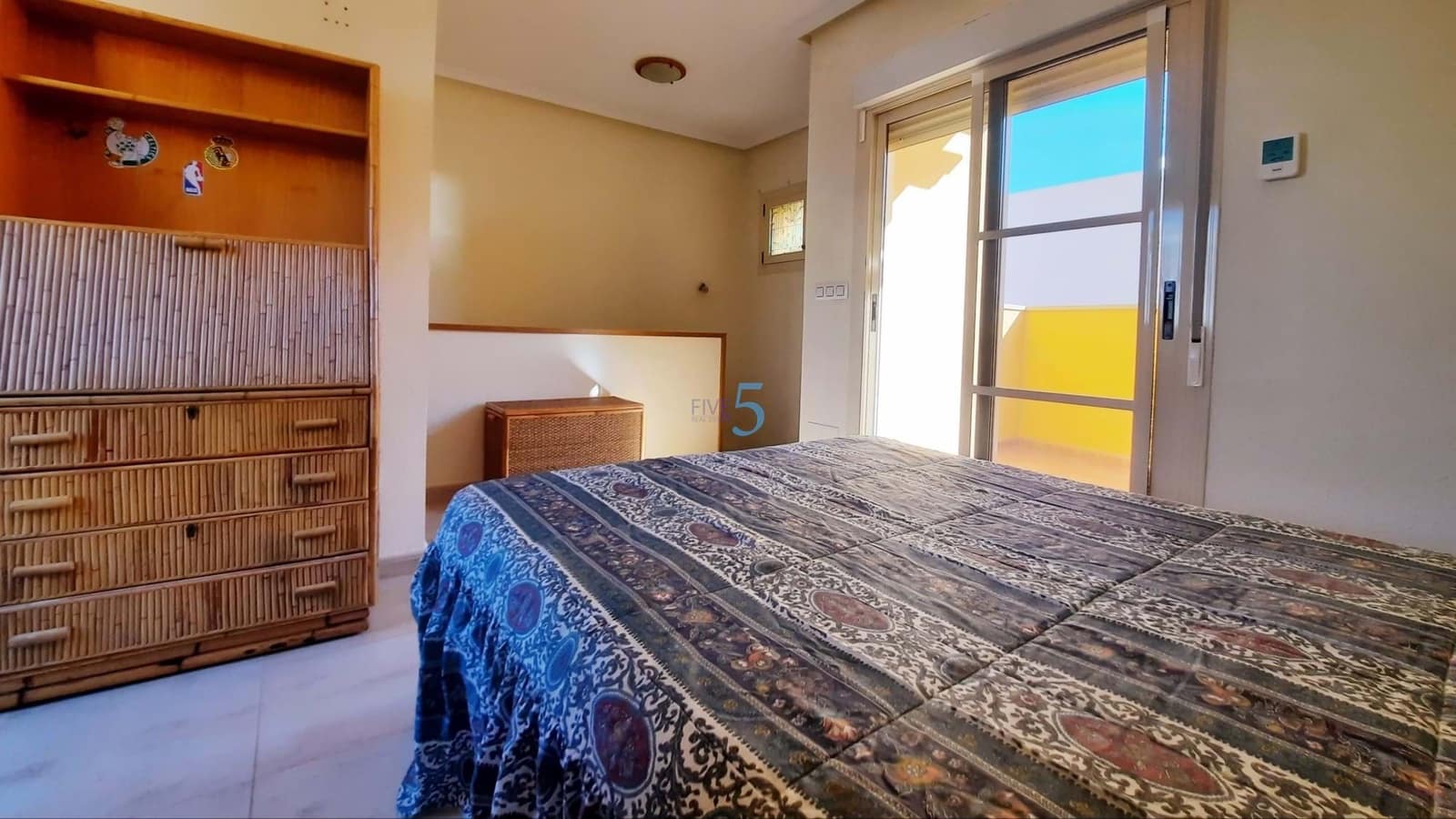 3 makuuhuone Omakotitalo myytävänä paikassa Guardamar del Segura mukana uima-altaan 
autotalli - 237 400 € (Ref: 9610135)