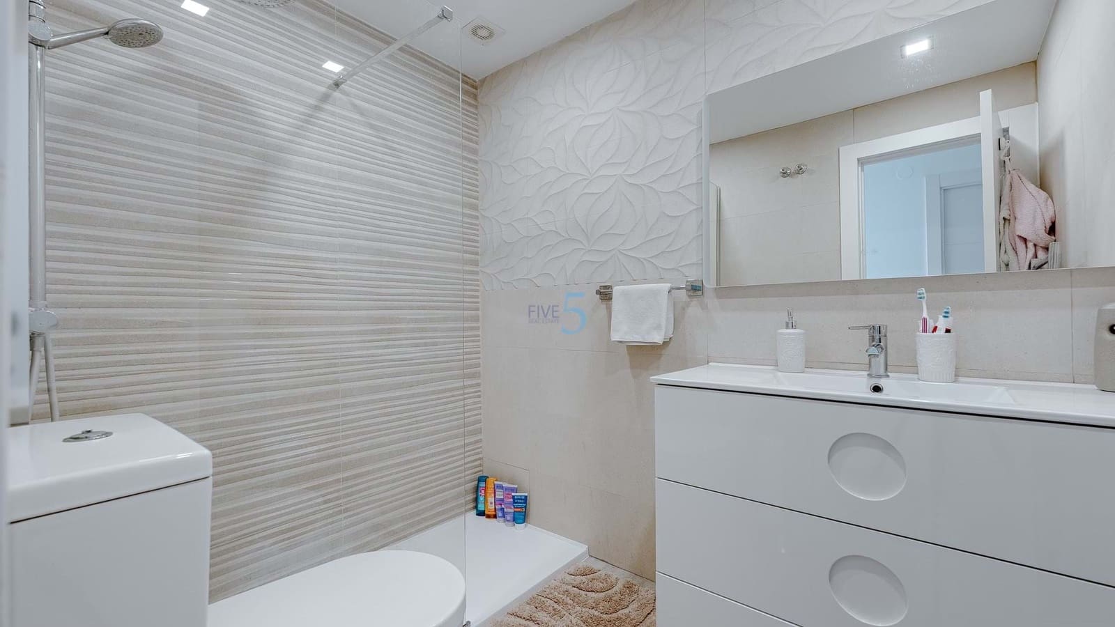 2 bedroom Apartment for sale in Villamartin with pool garage - € 198,000 (Ref: 9610229)