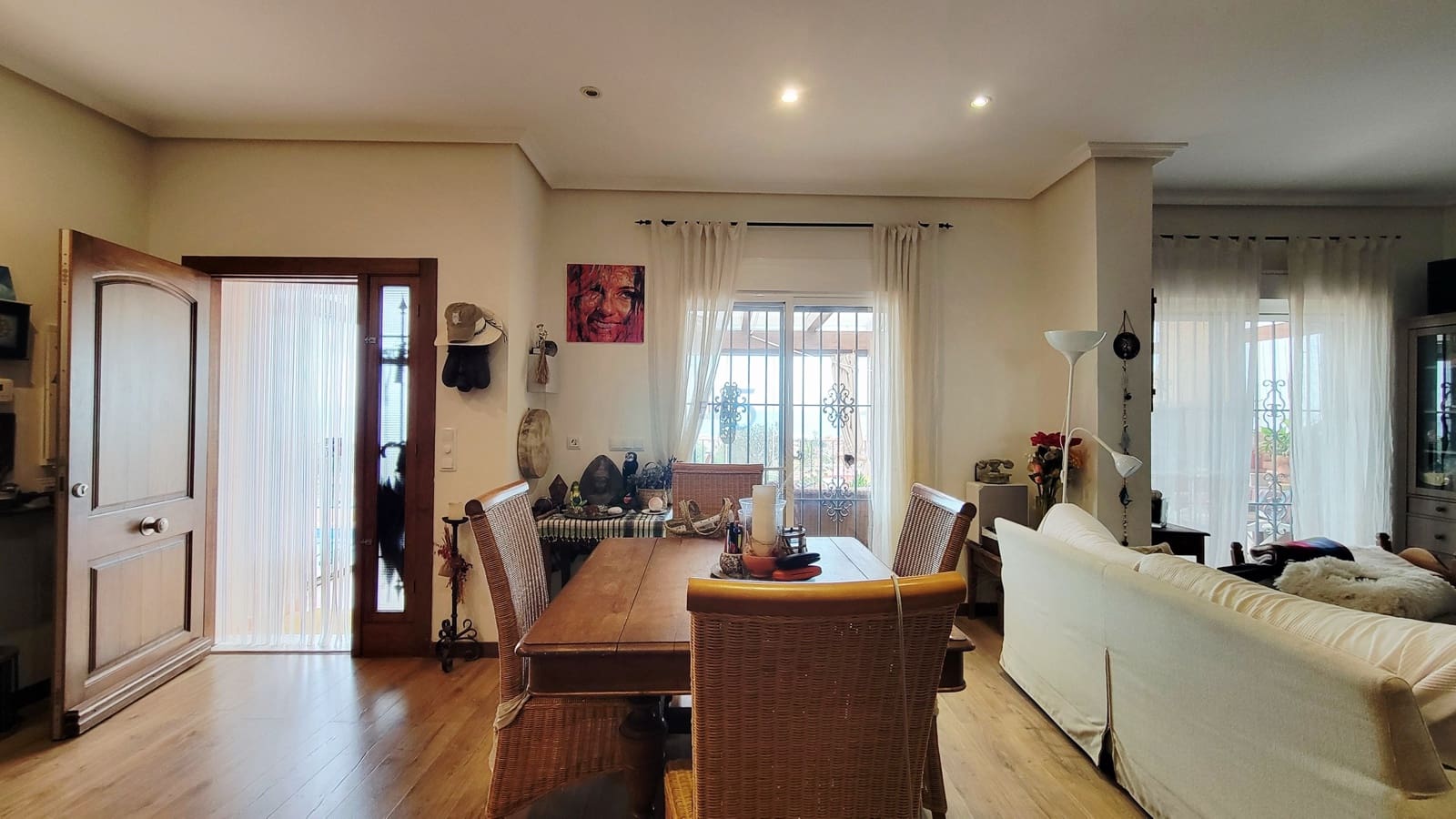 4 soveværelse Villa til salg i El Carmoli med swimmingpool garage - € 425.000 (Ref: 9610651)