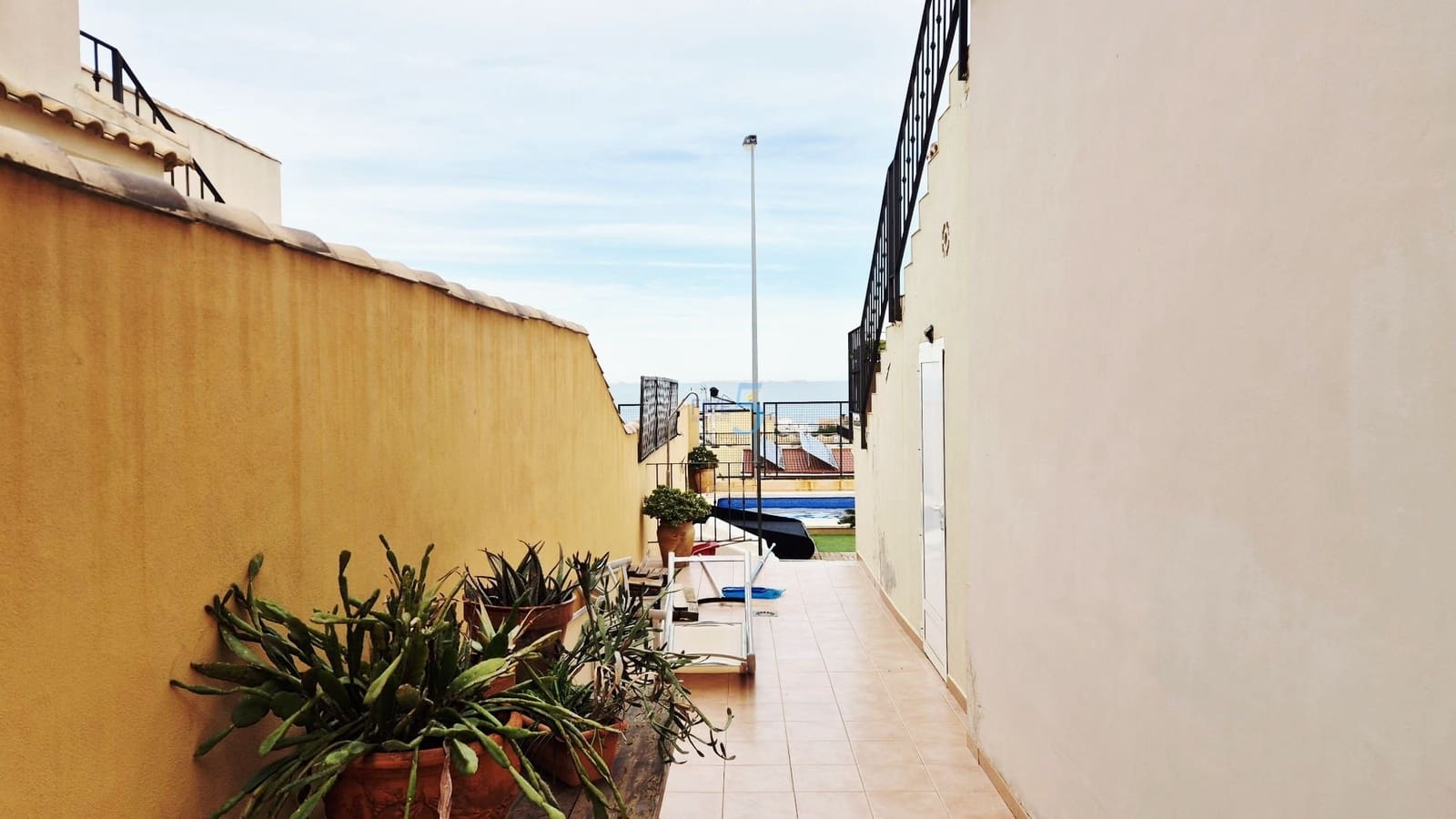 4 soveværelse Villa til salg i El Carmoli med swimmingpool garage - € 425.000 (Ref: 9610651)