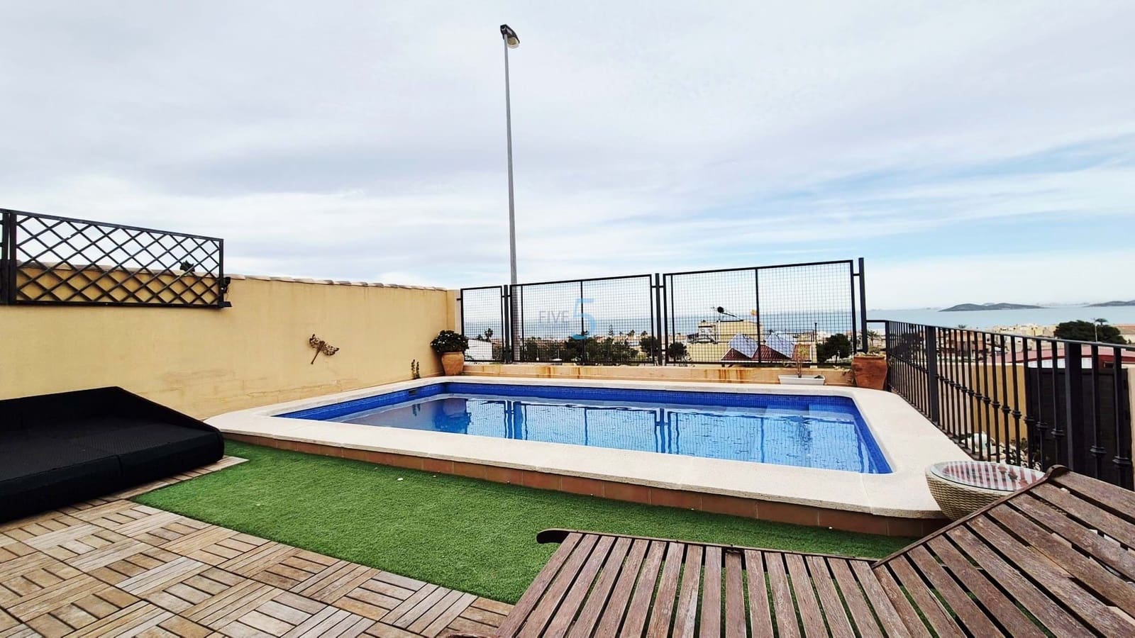 4 soveværelse Villa til salg i El Carmoli med swimmingpool garage - € 425.000 (Ref: 9610651)