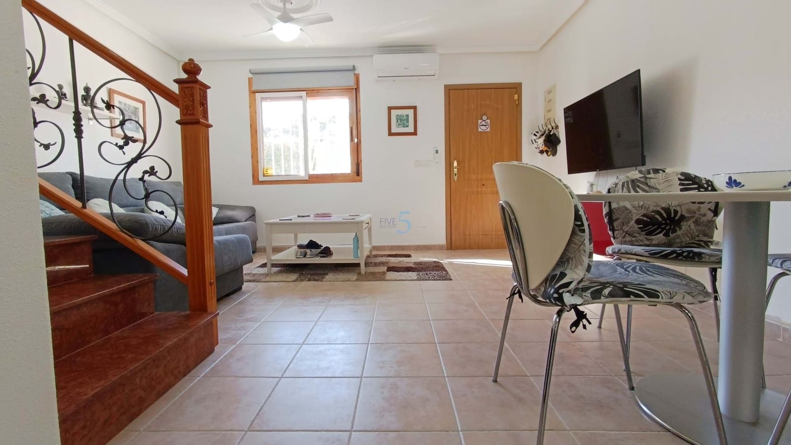 2 soveværelse Byhus til salg i Ciudad Quesada med swimmingpool - € 149.999 (Ref: 9614241)