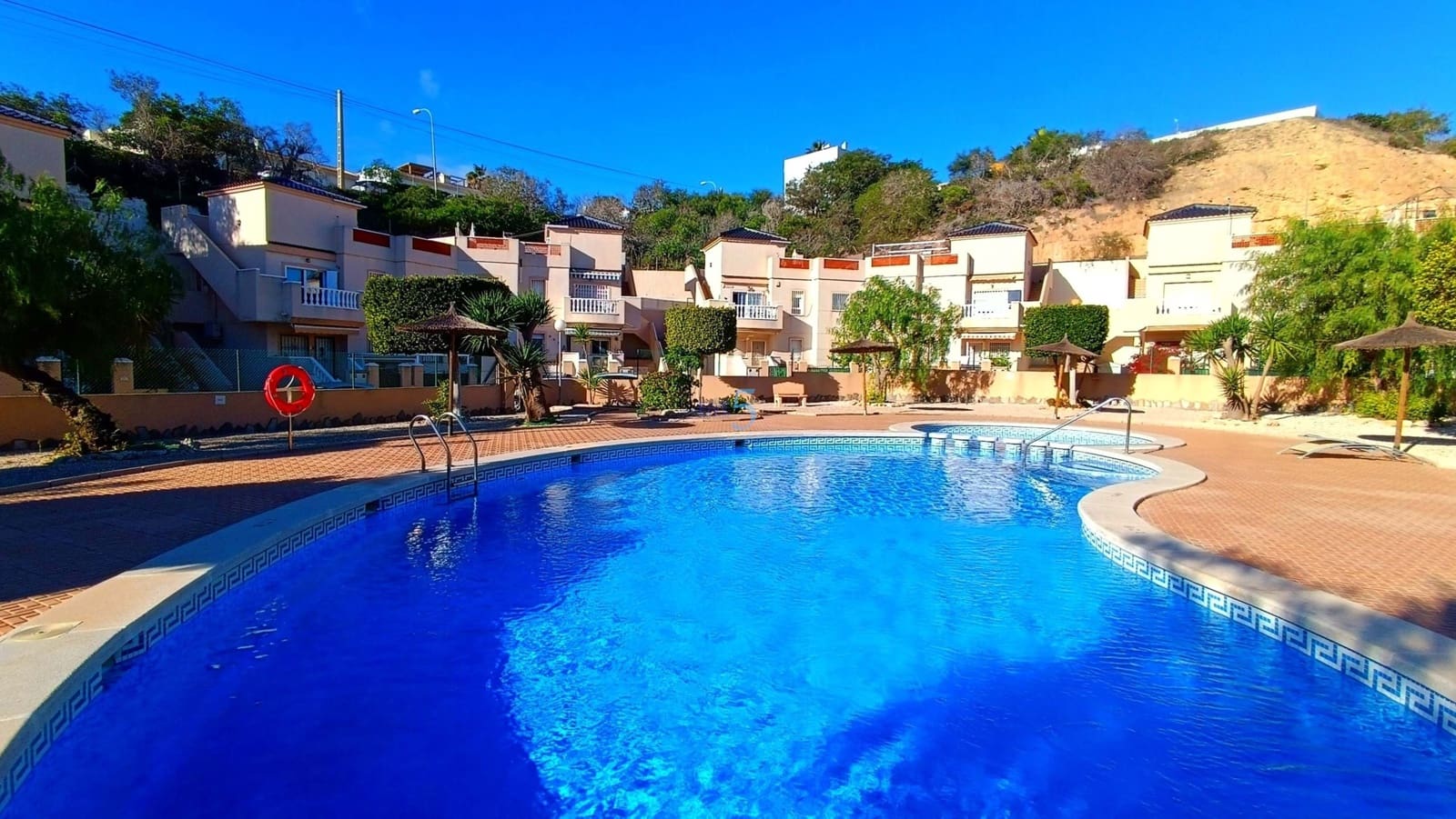 2 soveværelse Byhus til salg i Ciudad Quesada med swimmingpool - € 149.999 (Ref: 9614241)