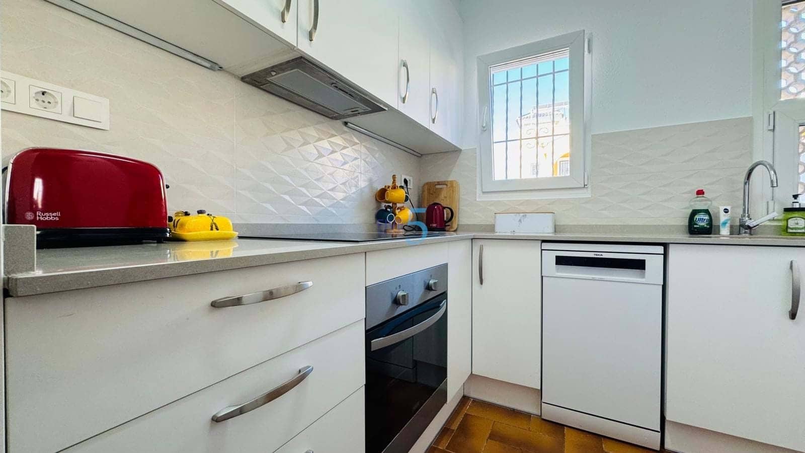 2 bedroom Apartment for sale in Villamartin with pool garage - € 204,900 (Ref: 9614242)