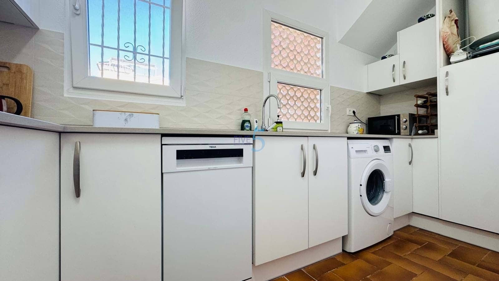 2 bedroom Apartment for sale in Villamartin with pool garage - € 204,900 (Ref: 9614242)