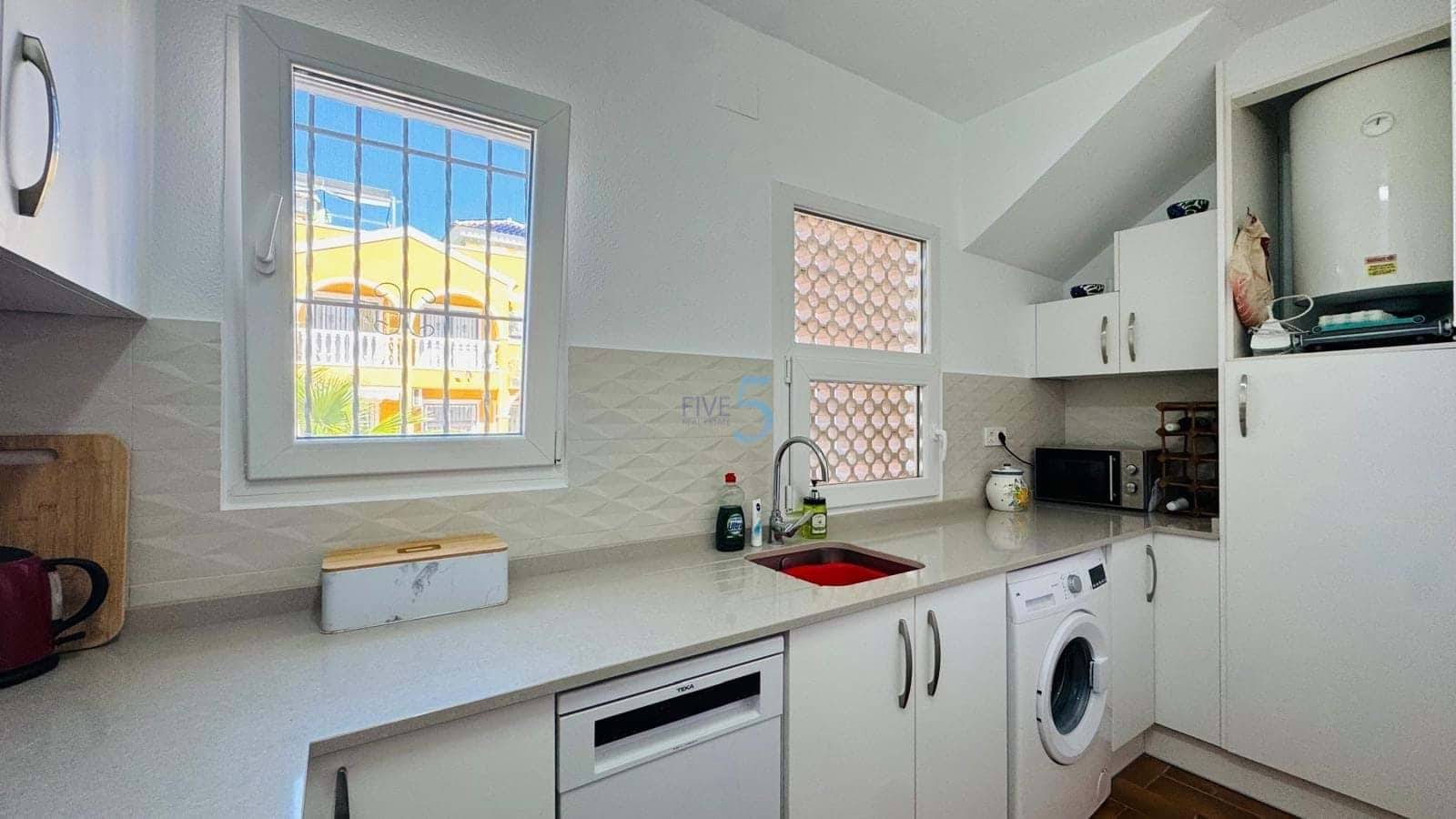 2 bedroom Apartment for sale in Villamartin with pool garage - € 204,900 (Ref: 9614242)