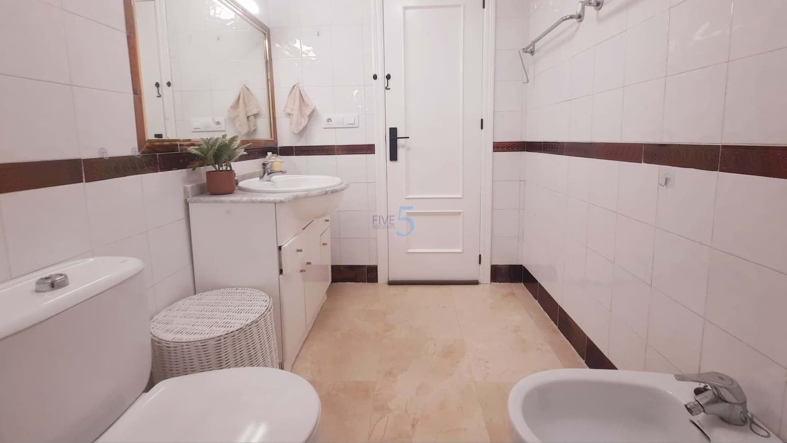 3 quarto Casa em Banda para venda em Villamartin com piscina garagem - 275 000 € (Ref: 9617139)