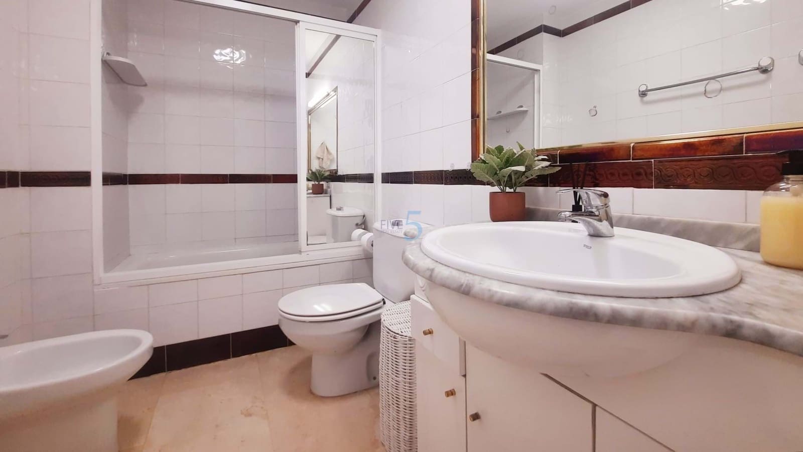 3 quarto Casa em Banda para venda em Villamartin com piscina garagem - 275 000 € (Ref: 9617139)