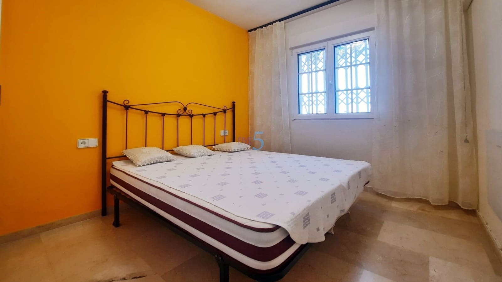 3 quarto Casa em Banda para venda em Villamartin com piscina garagem - 275 000 € (Ref: 9617139)