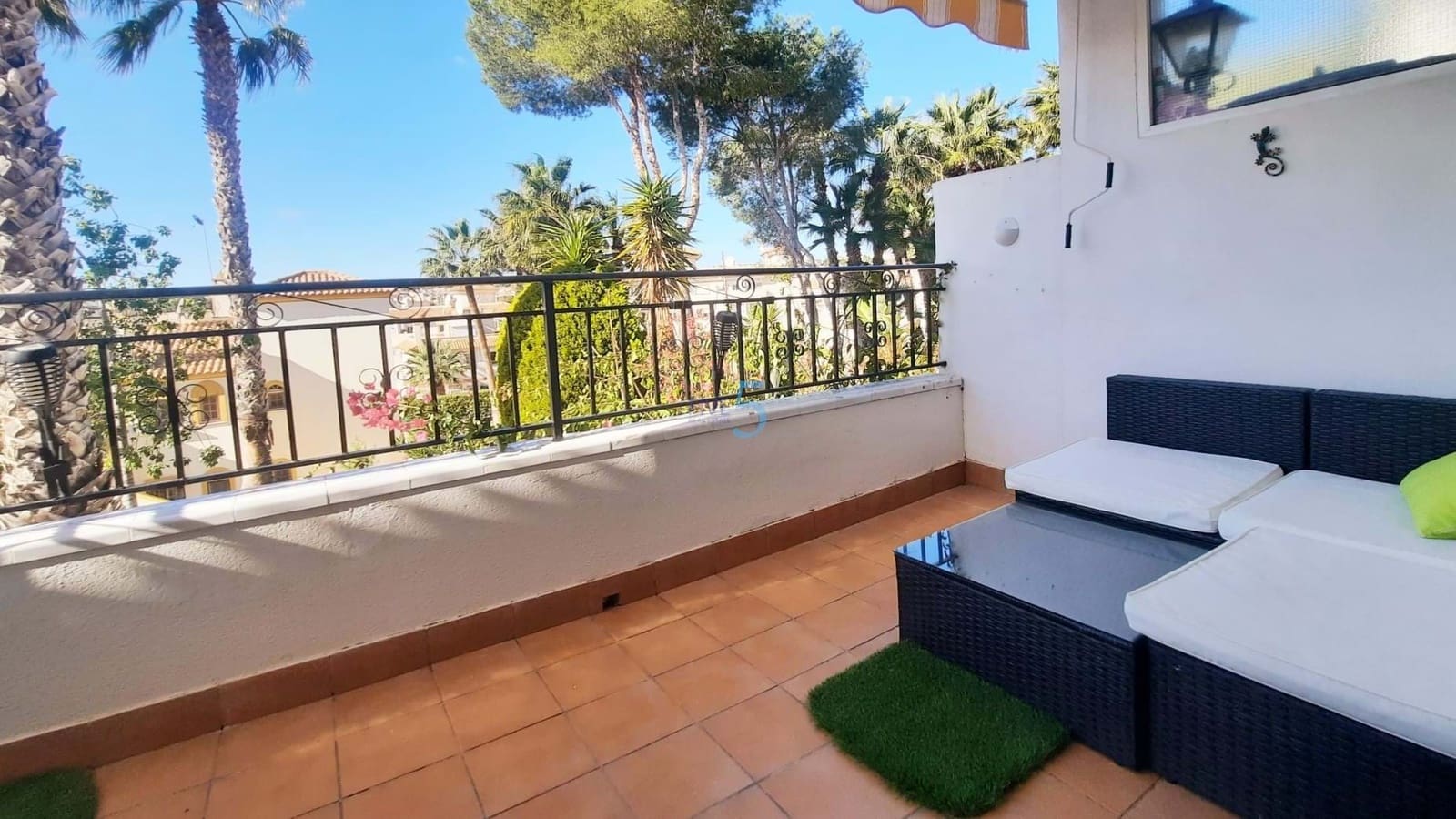 3 quarto Casa em Banda para venda em Villamartin com piscina garagem - 275 000 € (Ref: 9617139)