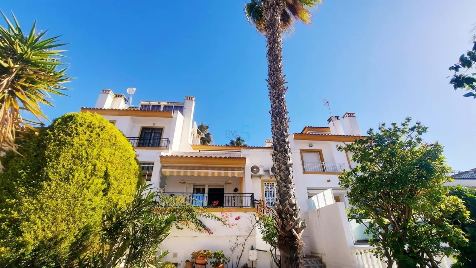 3 quarto Casa em Banda para venda em Villamartin com piscina garagem - 275 000 € (Ref: 9617139)