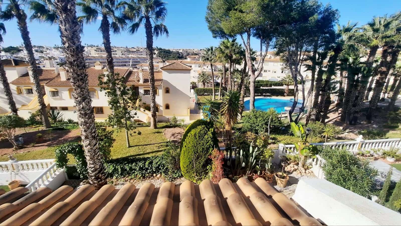 3 quarto Casa em Banda para venda em Villamartin com piscina garagem - 275 000 € (Ref: 9617139)