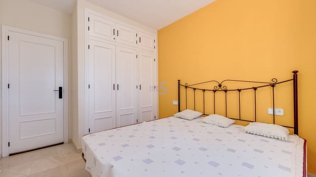 3 soverom Hus til salgs i Villamartin, Orihuela med svømmebasseng garasje - € 275 000 (Ref: 9617139)