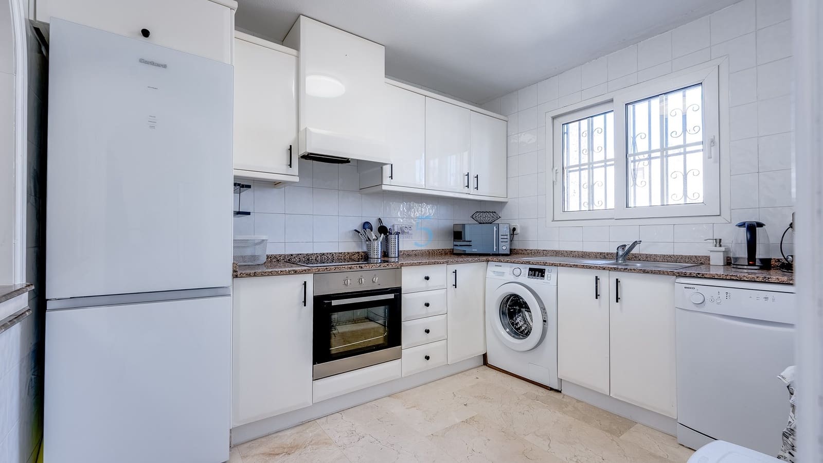 3 sypialnia Dom na sprzedaż w Villamartin z basenem garażem - 265 000 € (Ref: 9617139)