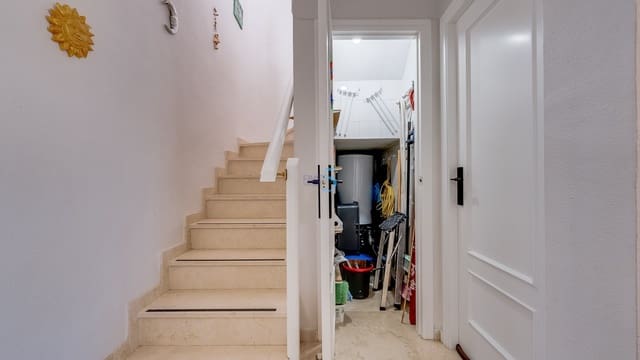 3 soverom Hus til salgs i Villamartin, Orihuela med svømmebasseng garasje - € 275 000 (Ref: 9617139)