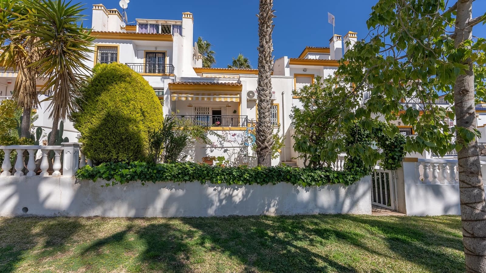 3 sypialnia Dom na sprzedaż w Villamartin z basenem garażem - 265 000 € (Ref: 9617139)