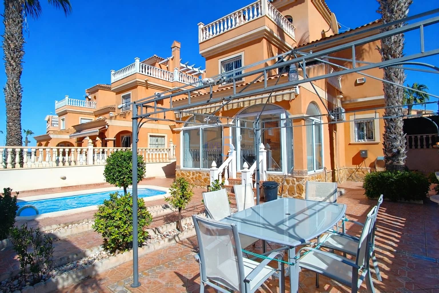 3 soverom Villa til salgs i Lo Crispin med svømmebasseng - € 279 500 (Ref: 9618501)