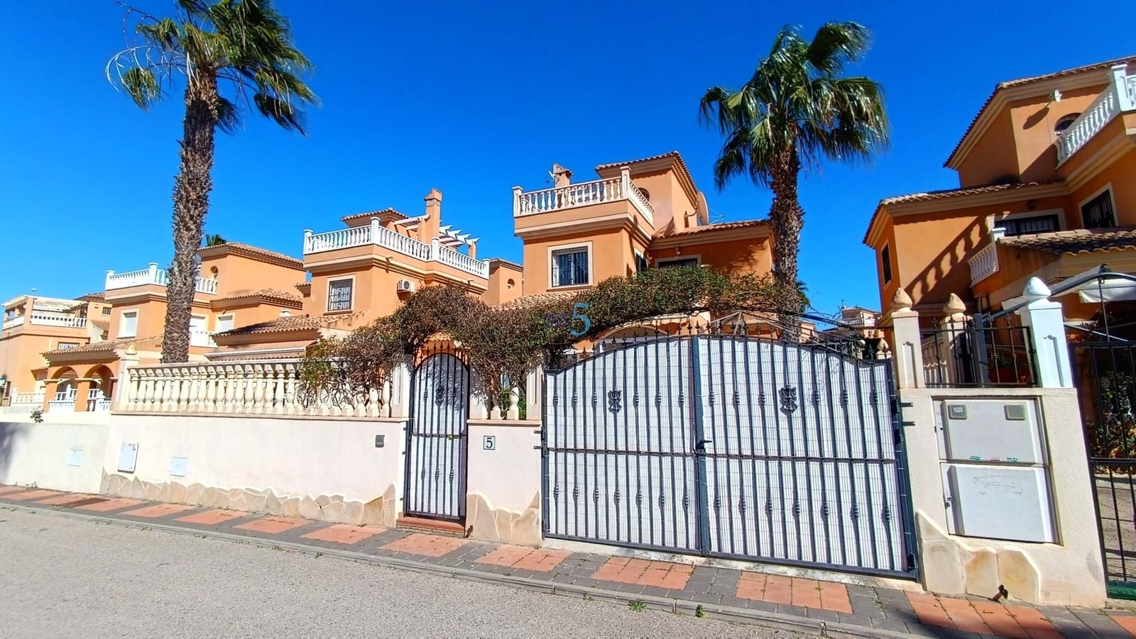 3 soverom Villa til salgs i Lo Crispin med svømmebasseng - € 279 500 (Ref: 9618501)