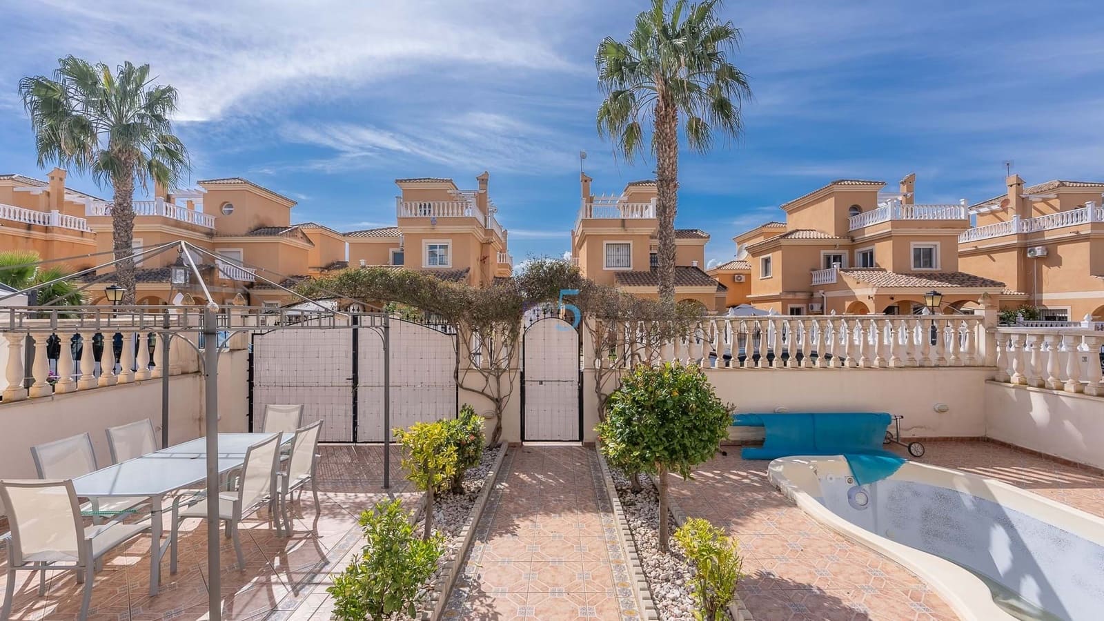 3 soverom Villa til salgs i Lo Crispin med svømmebasseng - € 269 500 (Ref: 9618501)