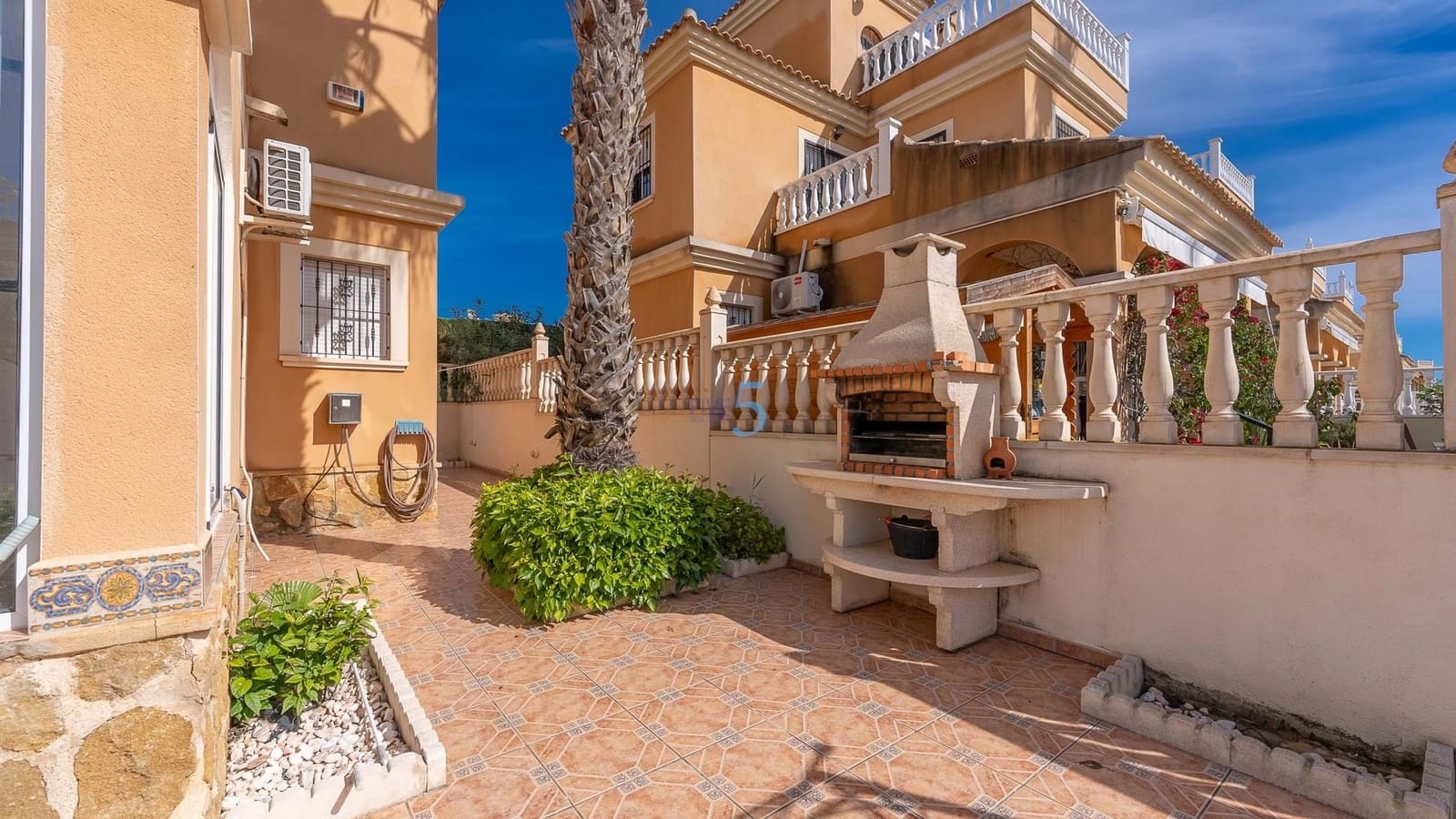 3 soverom Villa til salgs i Lo Crispin med svømmebasseng - € 269 500 (Ref: 9618501)