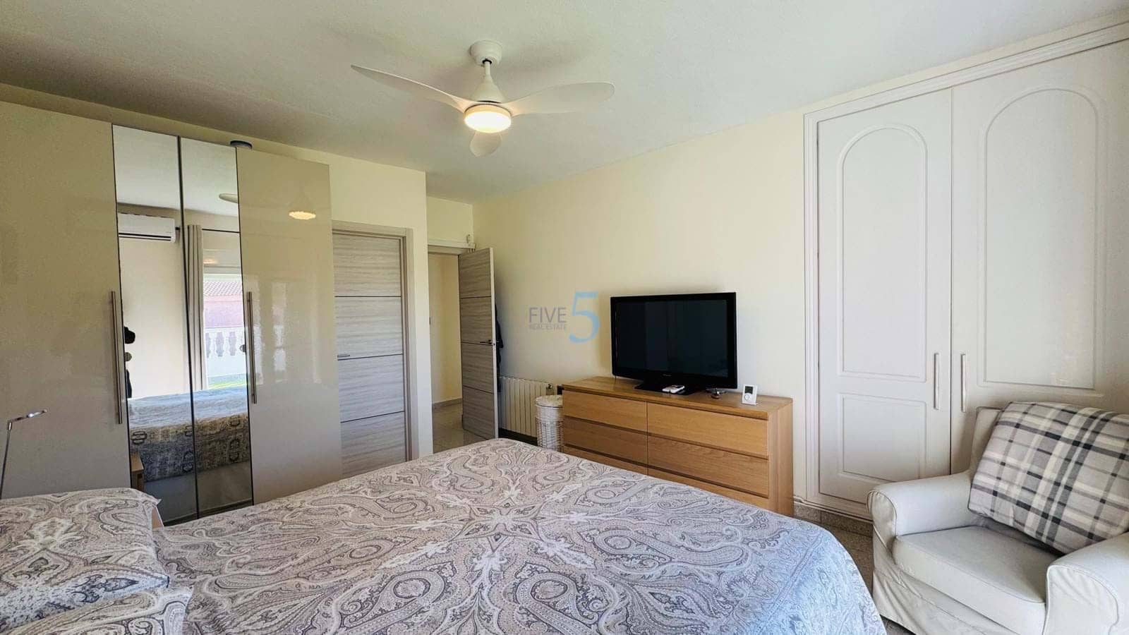 3 makuuhuone Huvila myytävänä paikassa Benijofar mukana uima-altaan - 425 000 € (Ref: 9618731)