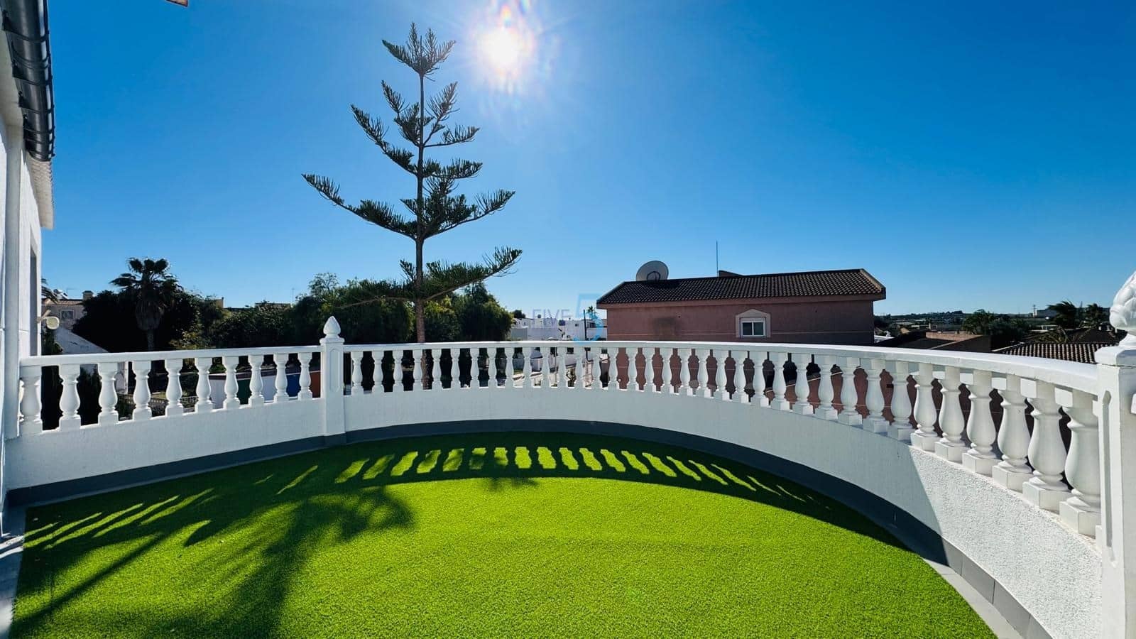 3 makuuhuone Huvila myytävänä paikassa Benijofar mukana uima-altaan - 425 000 € (Ref: 9618731)