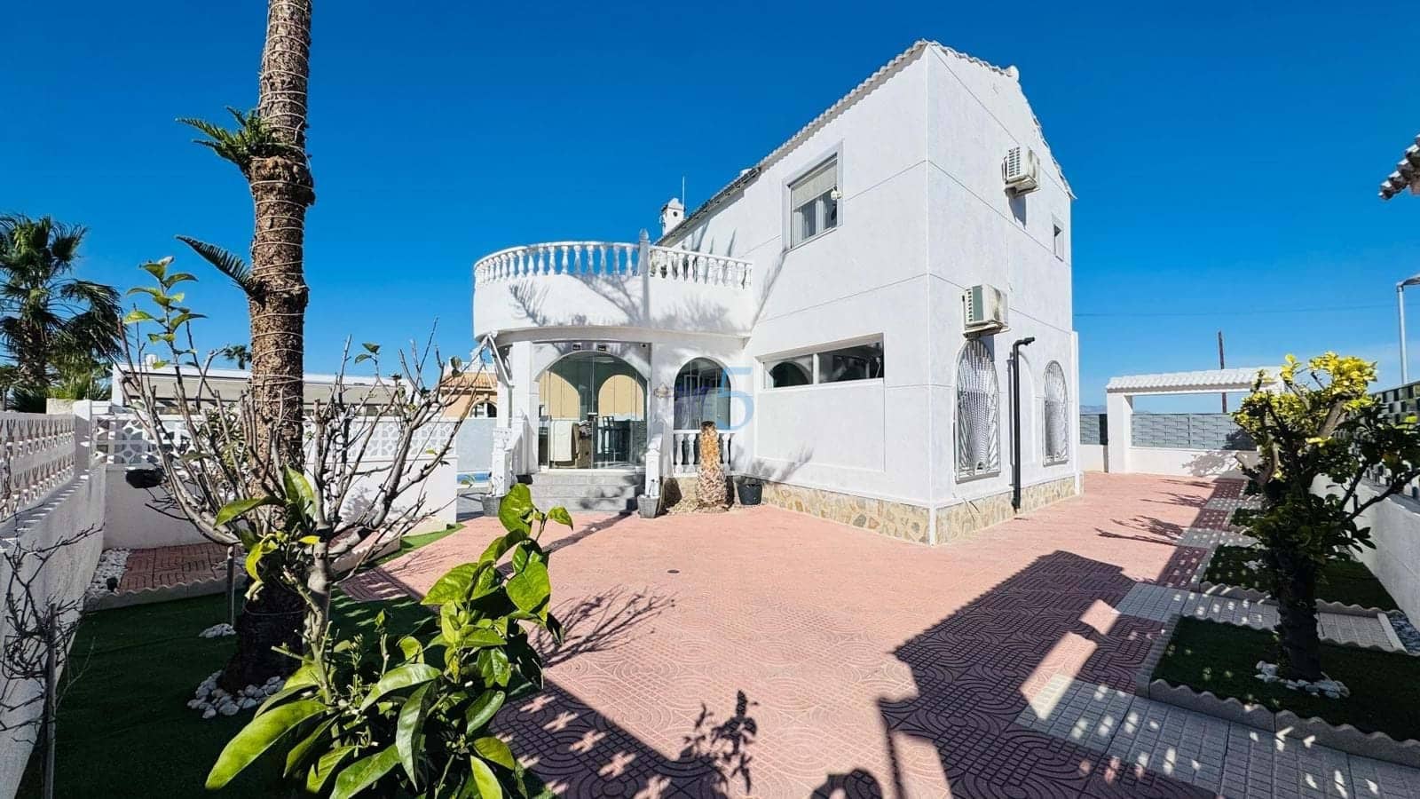 3 makuuhuone Huvila myytävänä paikassa Benijofar mukana uima-altaan - 425 000 € (Ref: 9618731)