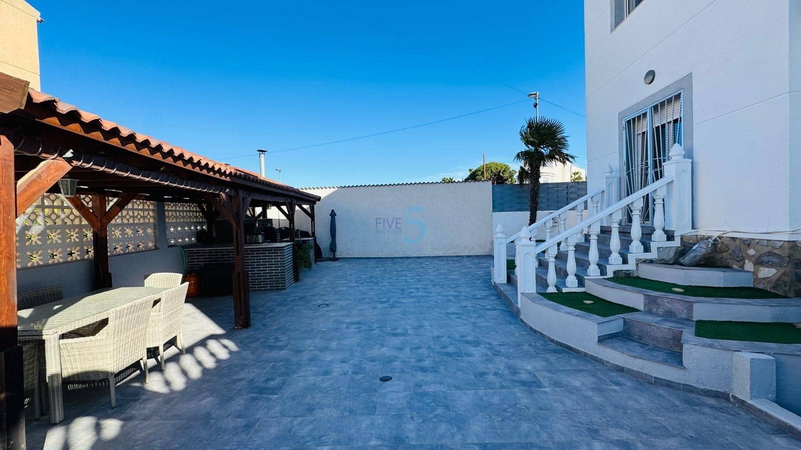 3 makuuhuone Huvila myytävänä paikassa Benijofar mukana uima-altaan - 425 000 € (Ref: 9618731)