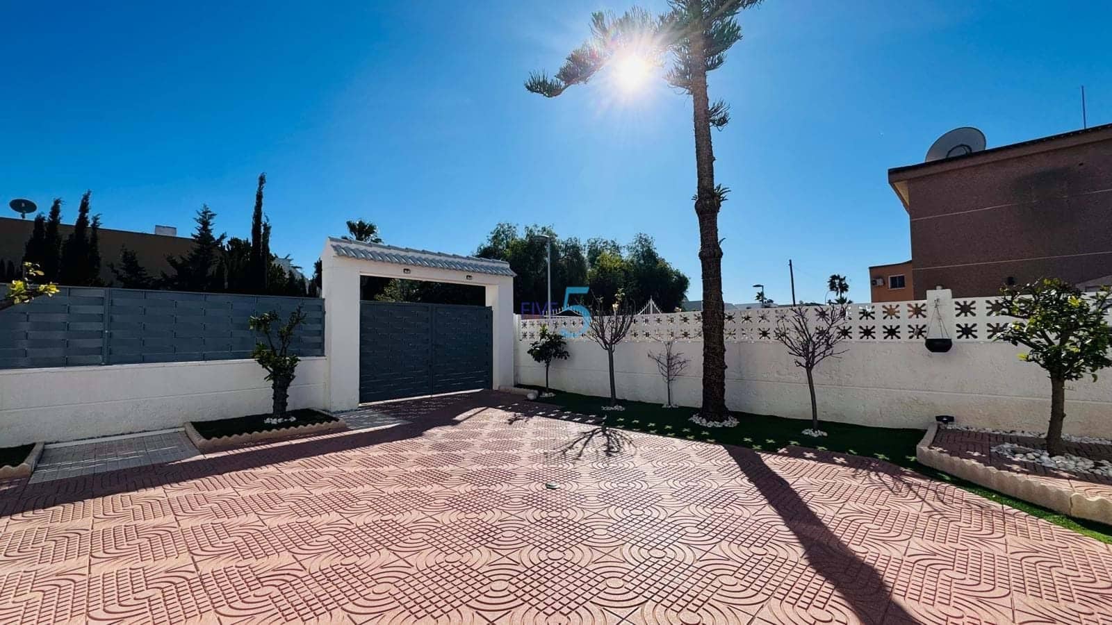 3 makuuhuone Huvila myytävänä paikassa Benijofar mukana uima-altaan - 425 000 € (Ref: 9618731)