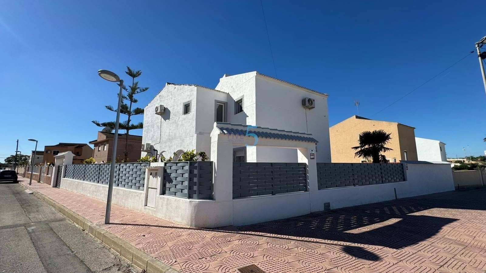 3 makuuhuone Huvila myytävänä paikassa Benijofar mukana uima-altaan - 425 000 € (Ref: 9618731)