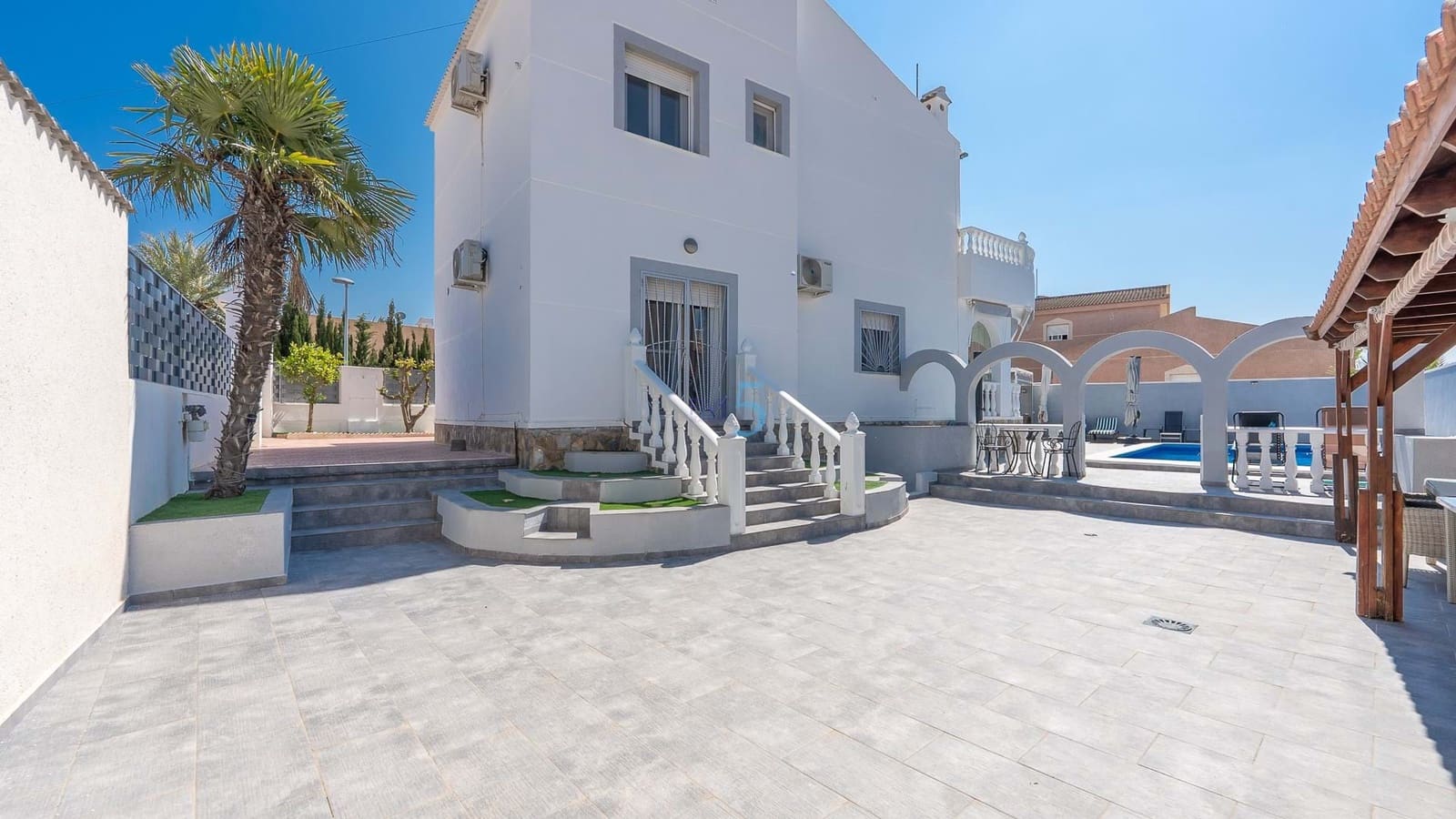 3 chambre Villa/Maison à vendre à Benijofar avec piscine - 425 000 € (Ref: 9618731)