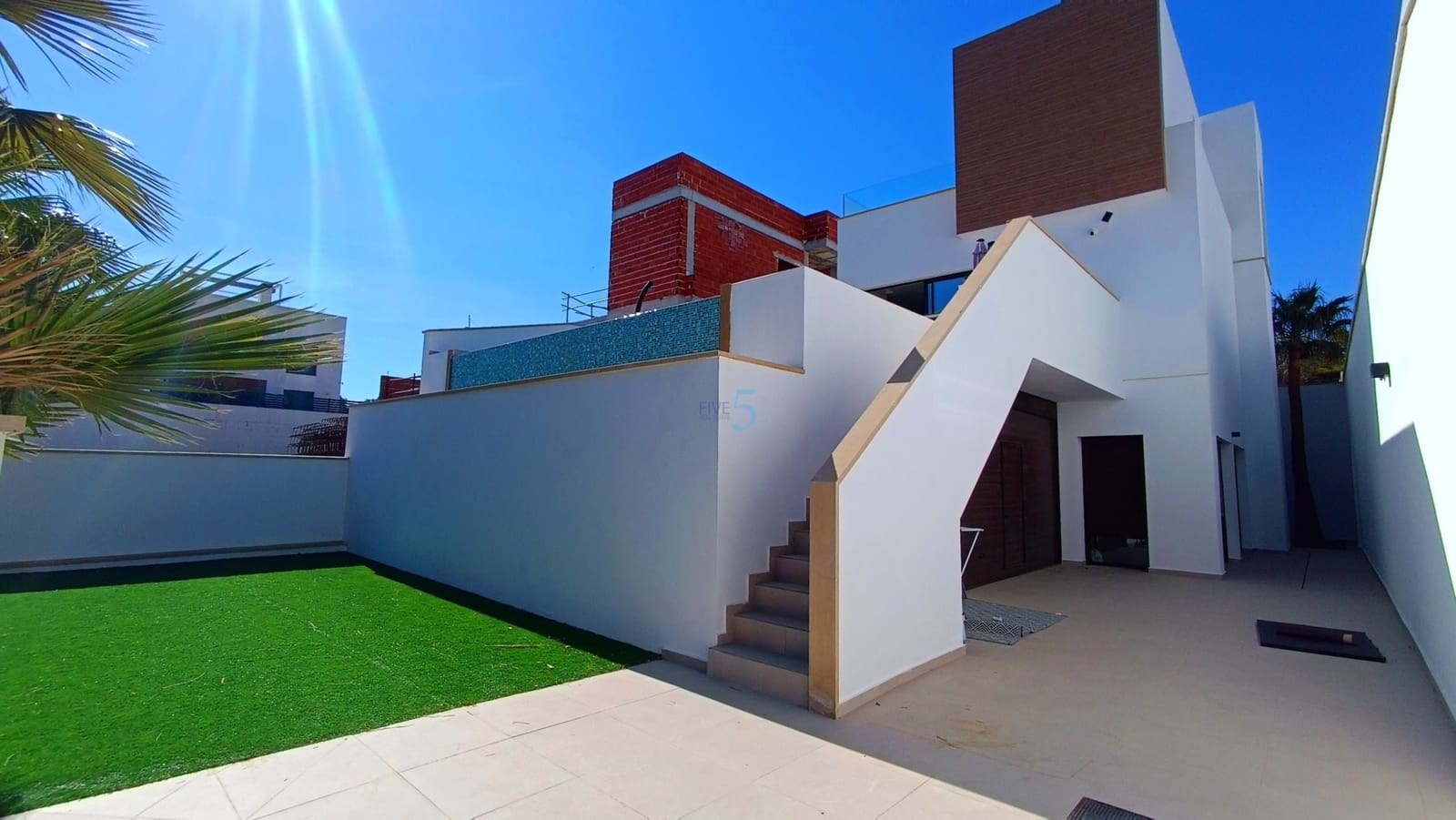 5 makuuhuone Huvila myytävänä paikassa Algorfa mukana uima-altaan 
autotalli - 799 000 € (Ref: 9624092)