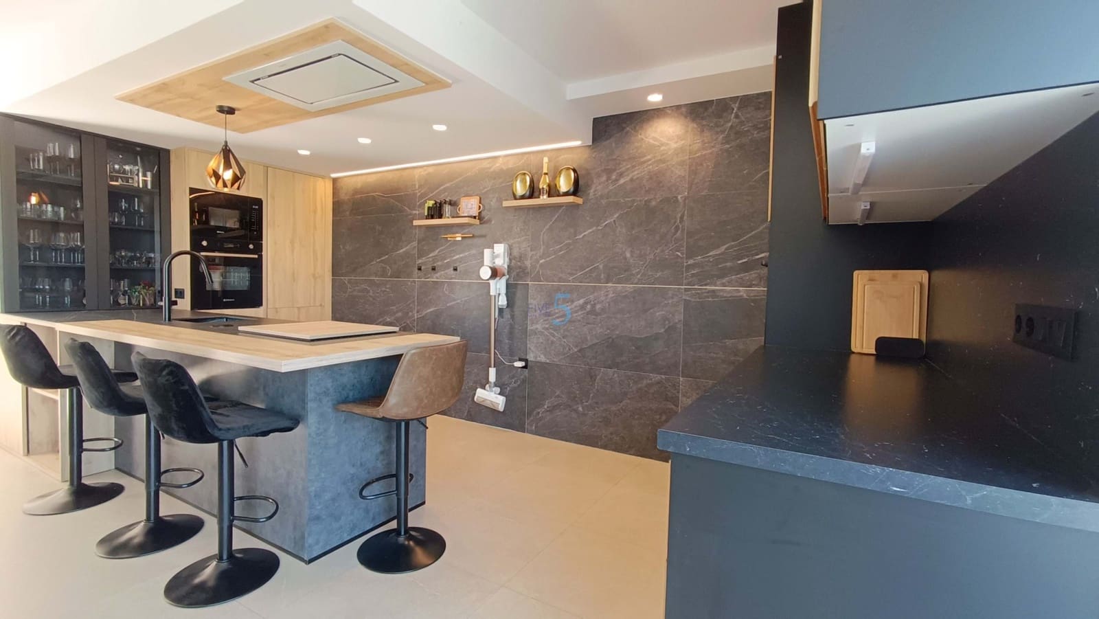 5 makuuhuone Huvila myytävänä paikassa Algorfa mukana uima-altaan 
autotalli - 799 000 € (Ref: 9624092)