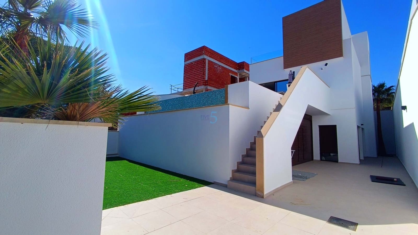 5 makuuhuone Huvila myytävänä paikassa Algorfa mukana uima-altaan 
autotalli - 799 000 € (Ref: 9624092)