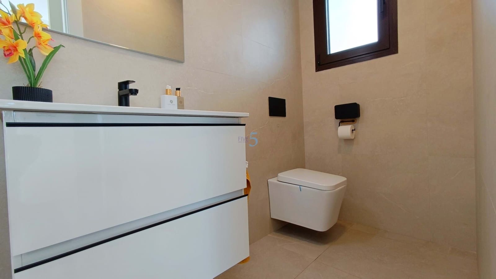 5 makuuhuone Huvila myytävänä paikassa Algorfa mukana uima-altaan 
autotalli - 799 000 € (Ref: 9624092)