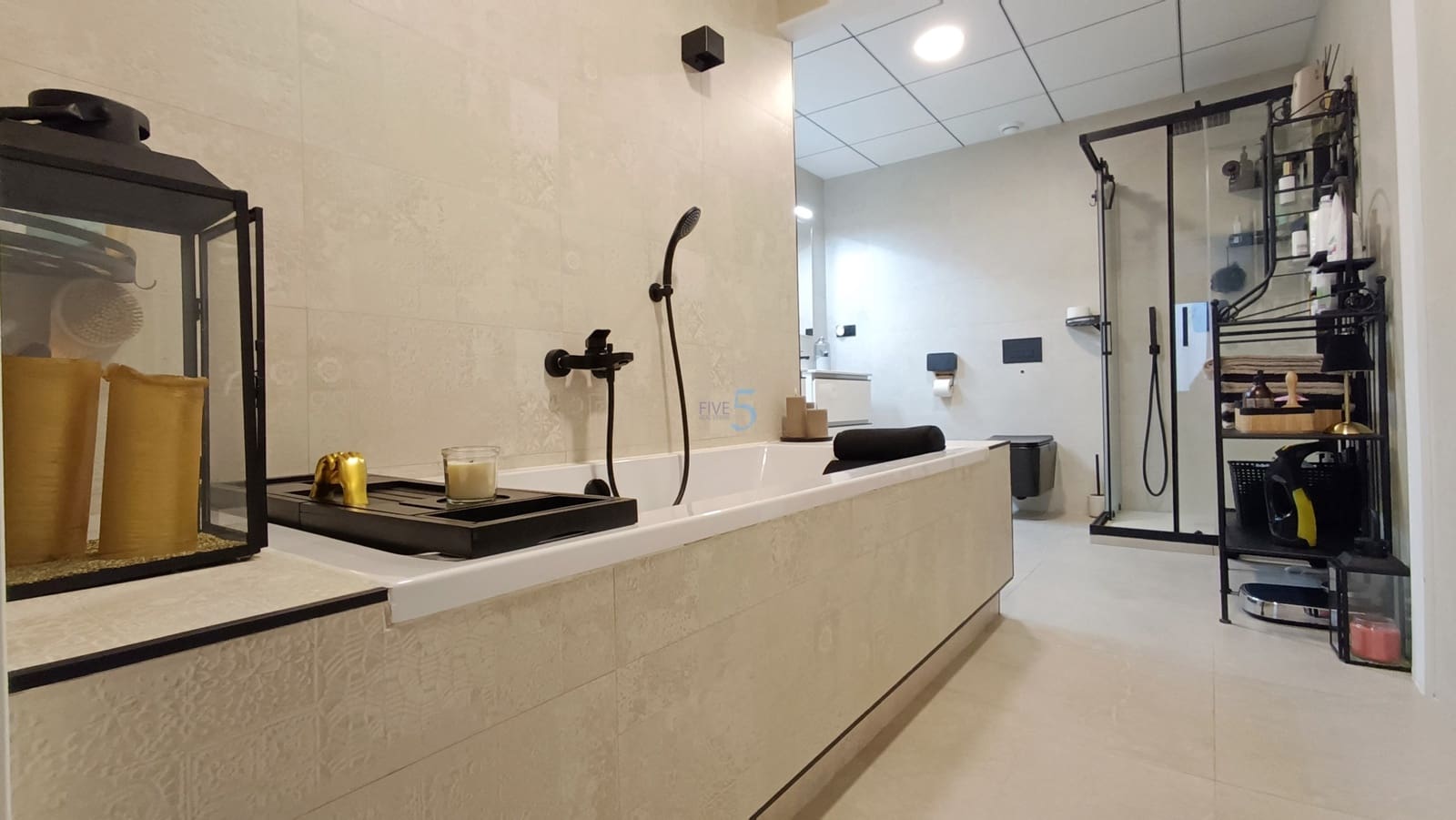 5 makuuhuone Huvila myytävänä paikassa Algorfa mukana uima-altaan 
autotalli - 799 000 € (Ref: 9624092)