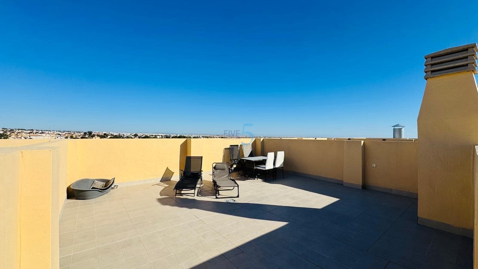 2 soveværelse Lejlighed til salg i Orihuela Costa med swimmingpool - € 219.000 (Ref: 9624093)