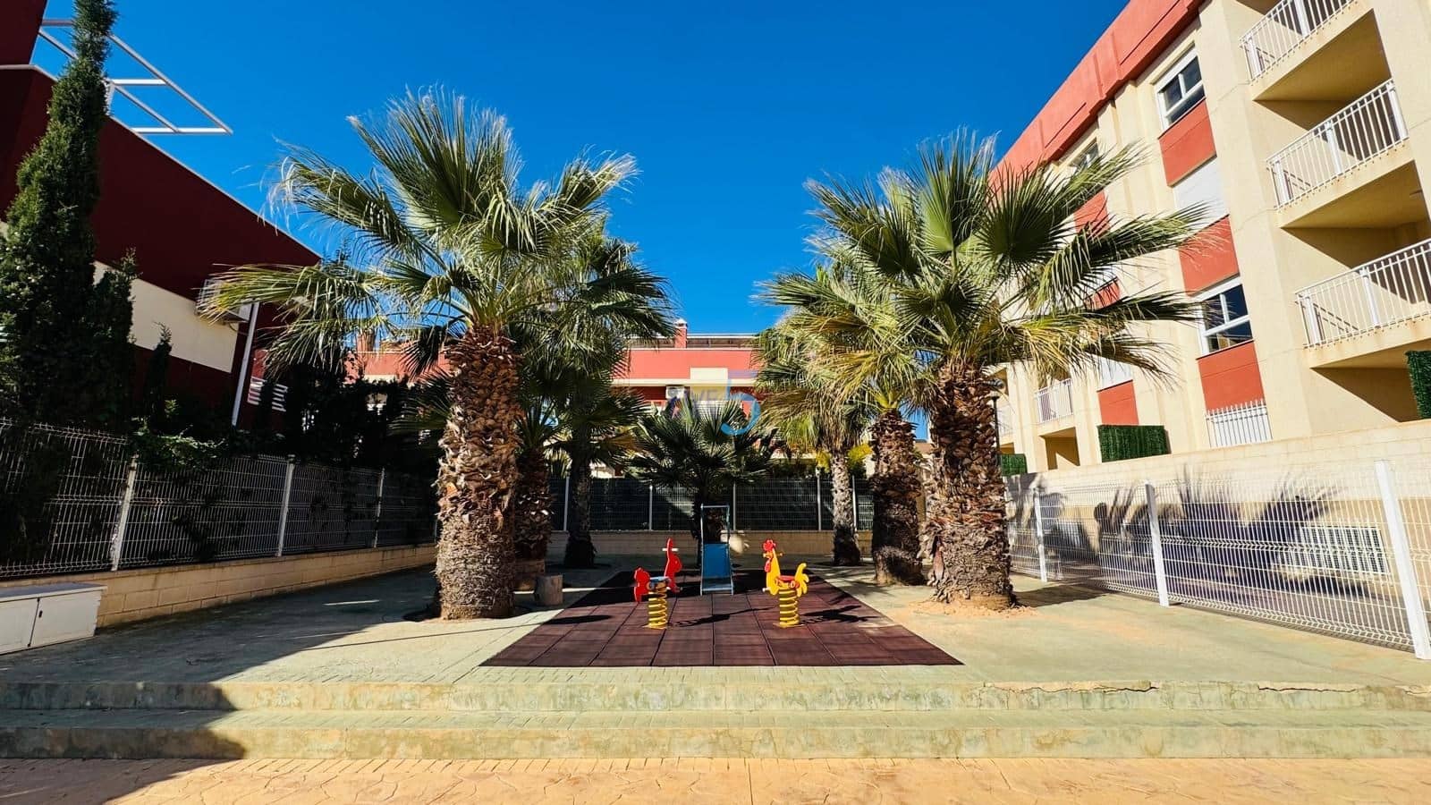 2 soveværelse Lejlighed til salg i Orihuela Costa med swimmingpool - € 219.000 (Ref: 9624093)