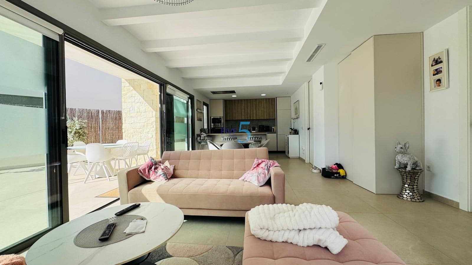 Chalet de 3 habitaciones en Villamartin en venta con piscina garaje - 502.000 € (Ref: 9624094)