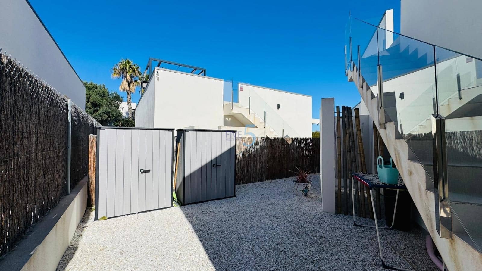 Chalet de 3 habitaciones en Villamartin en venta con piscina garaje - 502.000 € (Ref: 9624094)