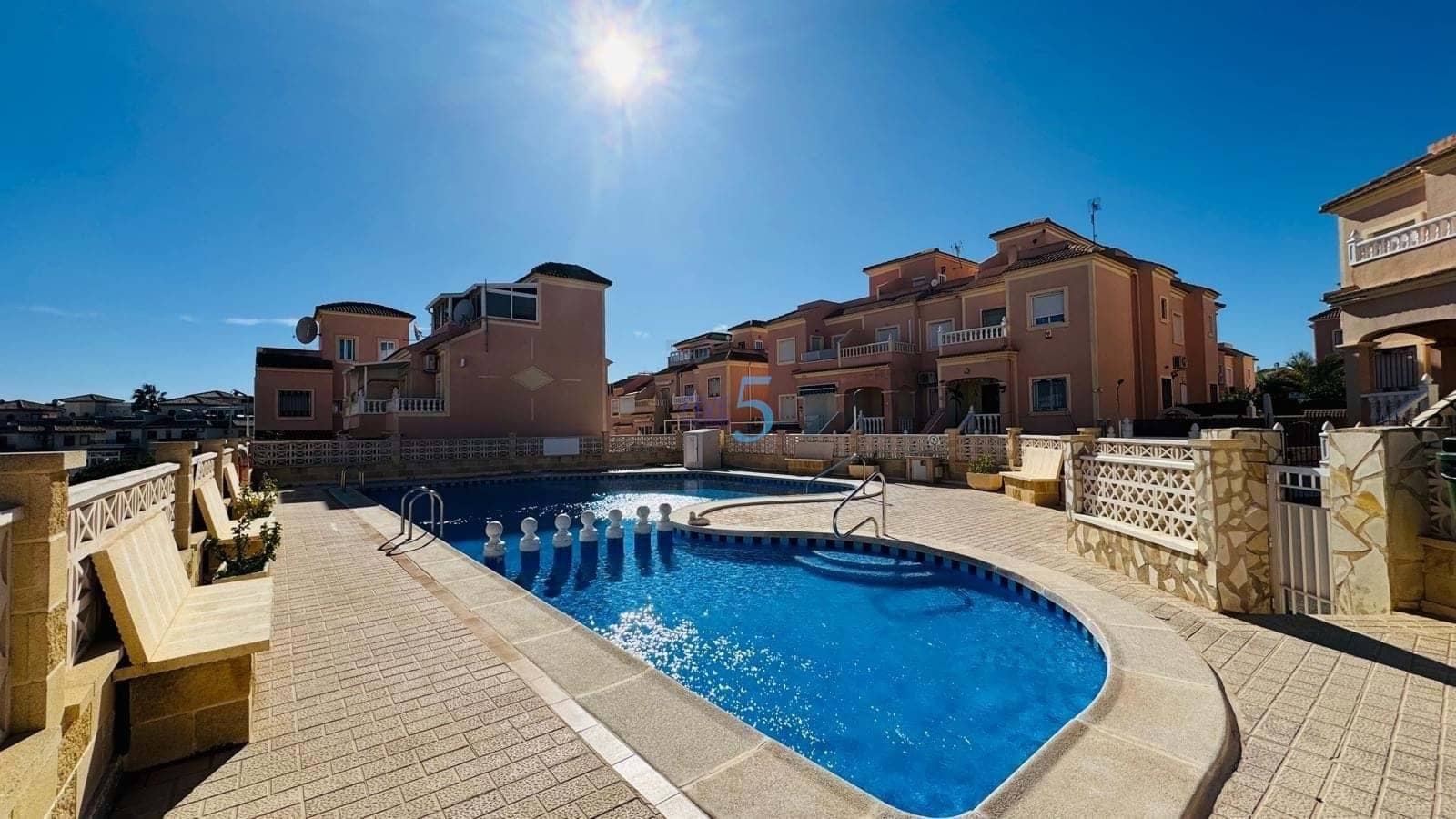 3 soverom Hus til salgs i Playa Flamenca med svømmebasseng garasje - € 240 000 (Ref: 9626395)