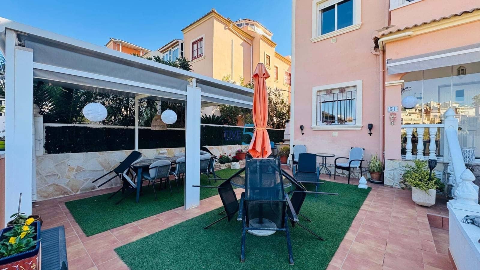 3 soverom Hus til salgs i Playa Flamenca med svømmebasseng garasje - € 240 000 (Ref: 9626395)