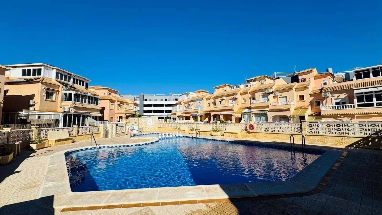 3 soverom Hus til salgs i Playa Flamenca med svømmebasseng garasje - € 240 000 (Ref: 9626395)